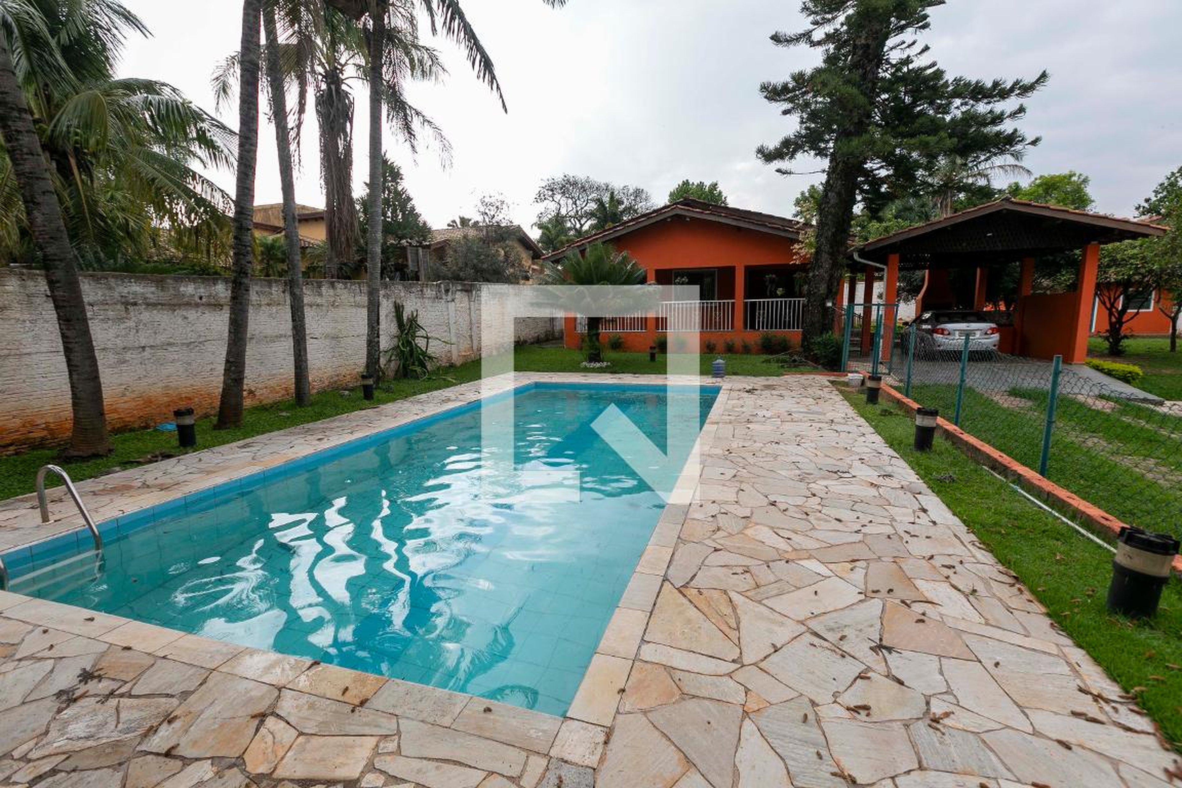 PISCINA Condomínio em Rua Alfredo Gomes Júlio, 197