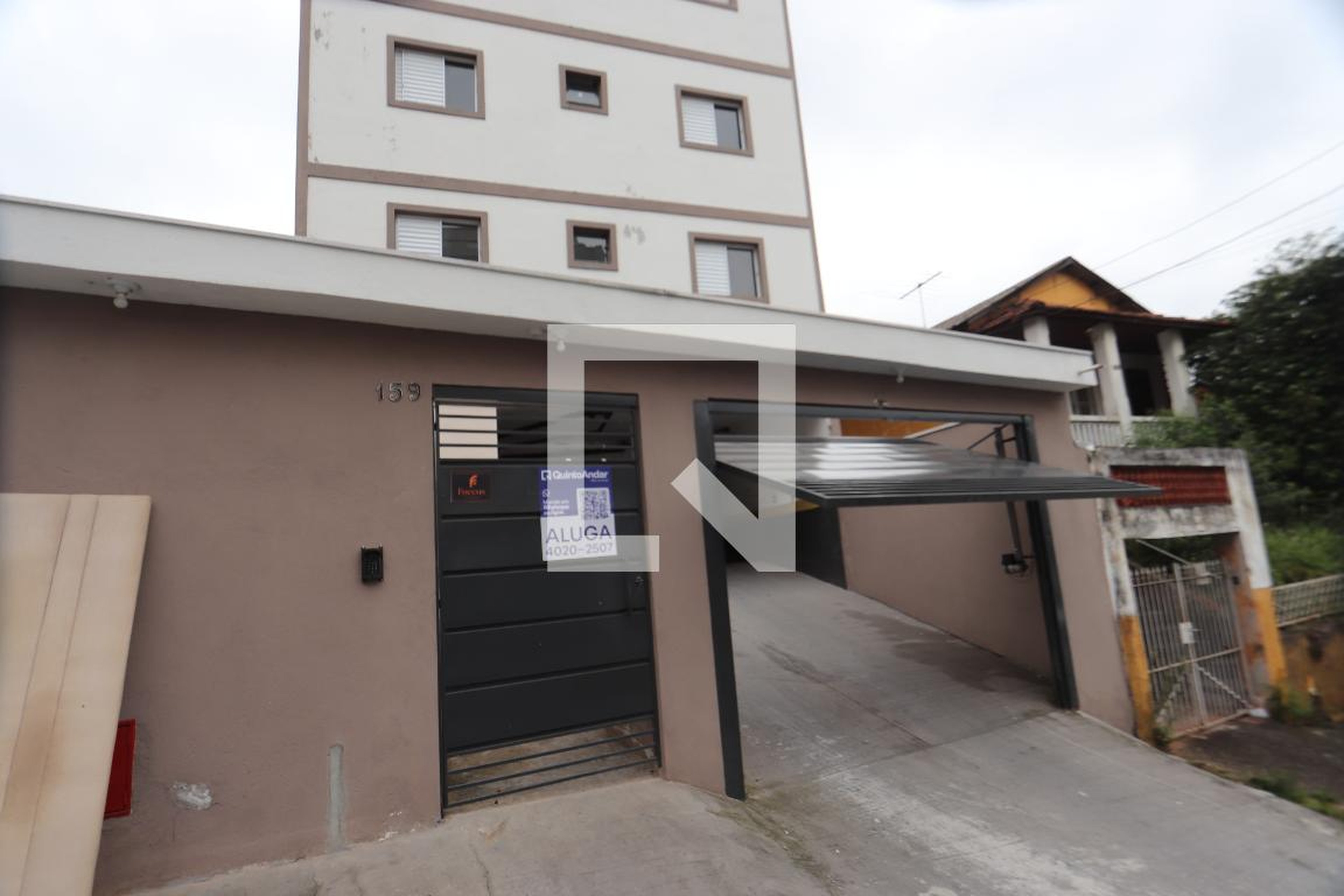 Fachada Condomínio em Rua Gradau, 169