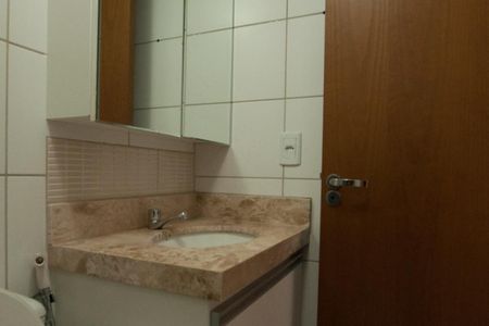 Banheiro de apartamento para alugar com 2 quartos, 58m² em Jardim Atlântico, Goiânia