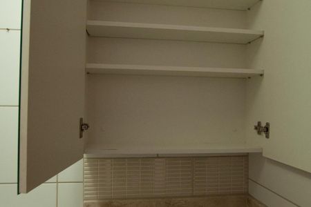 Banheiro de apartamento para alugar com 2 quartos, 58m² em Jardim Atlântico, Goiânia