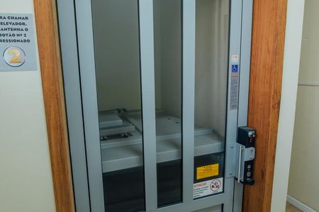 Elevador privativo.  de casa à venda com 6 quartos, 269m² em Centro, Novo Hamburgo
