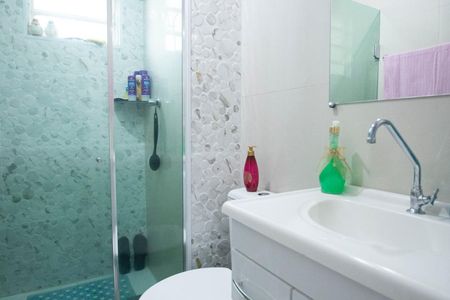 banheiro de apartamento à venda com 2 quartos, 53m² em Parque Residencial Vila União, Campinas