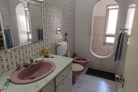 Banheiro de casa à venda com 4 quartos, 270m² em Centro, São Leopoldo