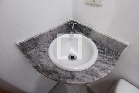 Banheiro de apartamento à venda com 1 quarto, 36m² em Vila Carrão, São Paulo