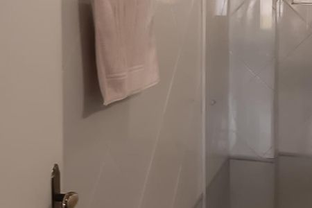 Banheiro de apartamento à venda com 4 quartos, 217m² em Independência, Porto Alegre