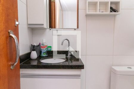 Banheiro da Suíte 1 de casa de condomínio à venda com 2 quartos, 60m² em Vila Ré, São Paulo
