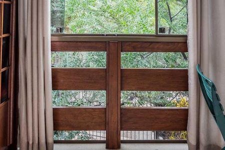 Sacada Dormitório de apartamento à venda com 2 quartos, 115m² em Santo Antônio, Porto Alegre