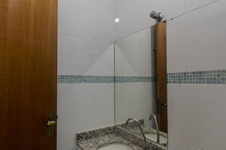 Banheiro Social de casa de condomínio à venda com 1 quarto, 36m² em Vila Esperança, São Paulo