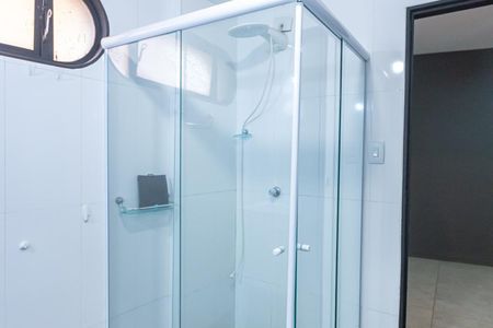 Banheiro de apartamento para alugar com 1 quarto, 55m² em Jardim Macedo, Ribeirão Preto