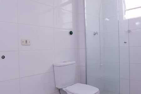 Banheiro de kitnet/studio à venda com 1 quarto, 20m² em Água Branca, São Paulo