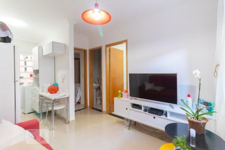 Sala de casa de condomínio à venda com 2 quartos, 38m² em Parque das Paineiras, São Paulo