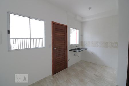 Sala e Cozinha  de casa de condomínio à venda com 1 quarto, 42m² em Chácara Seis de Outubro, São Paulo