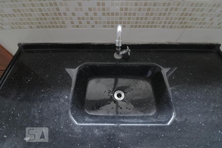 Sala e Cozinha  - pia de casa de condomínio à venda com 1 quarto, 42m² em Chácara Seis de Outubro, São Paulo