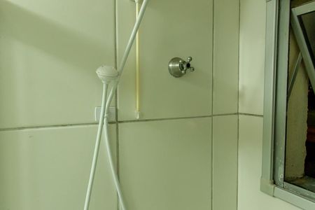 Banheiro de apartamento à venda com 2 quartos, 43m² em Mato Grande, Canoas