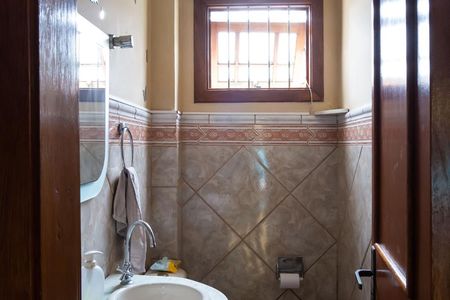Lavabo de casa à venda com 3 quartos, 180m² em Campo Novo, Porto Alegre
