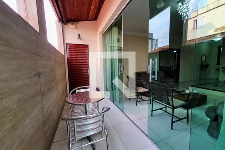 Casa para alugar com 4 quartos, 325m² em Santa Rosa, Belo Horizonte