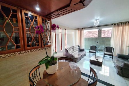 Casa para alugar com 4 quartos, 325m² em Santa Rosa, Belo Horizonte