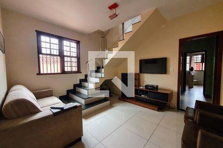 Casa para alugar com 4 quartos, 325m² em Santa Rosa, Belo Horizonte