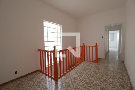 Corredor de casa para alugar com 3 quartos, 240m² em Centro, Sorocaba