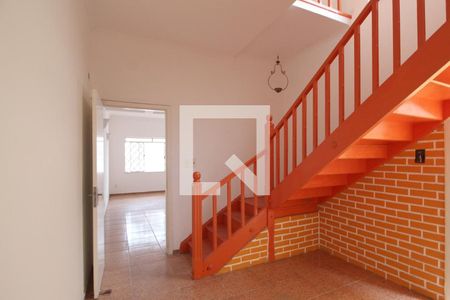 Escada de casa para alugar com 3 quartos, 240m² em Centro, Sorocaba