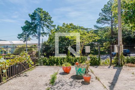 Vista de casa à venda com 3 quartos, 200m² em Campo Novo, Porto Alegre
