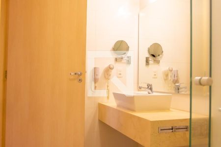 Banheiro da Suite de apartamento para alugar com 1 quarto, 35m² em Ribeirânia, Ribeirão Preto