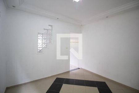 Sala de casa à venda com 3 quartos, 280m² em Vila Carmosina, São Paulo