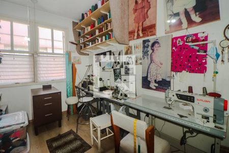 Quarto 1 de apartamento à venda com 4 quartos, 86m² em Floresta, Porto Alegre