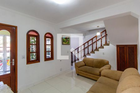 Sala  de casa à venda com 3 quartos, 300m² em Vila Carmosina, São Paulo