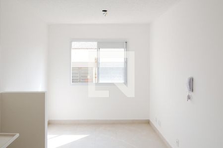 Sala e Cozinha de apartamento para alugar com 2 quartos, 32m² em Parque Fongaro, São Paulo