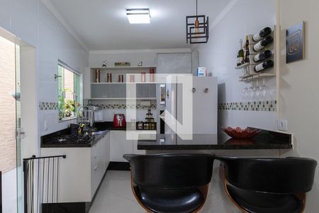 Sala e Cozinha de casa de condomínio à venda com 2 quartos, 74m² em Vila Ré, São Paulo