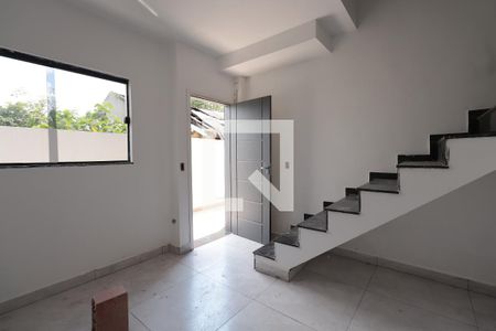 Sala de apartamento para alugar com 2 quartos, 79m² em Guaiauna, São Paulo
