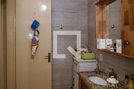 Banheiro de casa à venda com 4 quartos, 240m² em Campo Novo, Porto Alegre