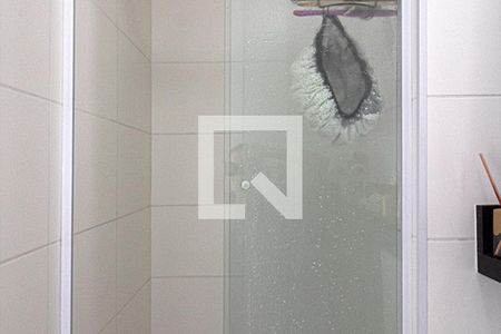 banheiro social_2 de apartamento para alugar com 2 quartos, 32m² em Parque Fongaro, São Paulo