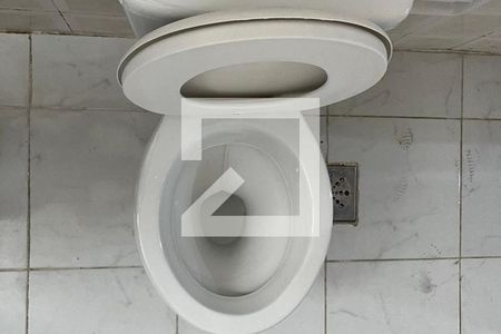 Banheiro de kitnet/studio à venda com 1 quarto, 18m² em Água Branca, São Paulo