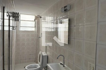 Banheiro de kitnet/studio à venda com 1 quarto, 18m² em Água Branca, São Paulo