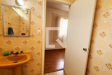 Banheiro da Suíte de casa à venda com 2 quartos, 360m² em Vila Vianelo, Jundiaí
