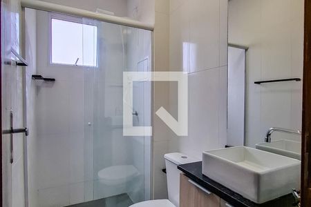 Banheiro de apartamento para alugar com 1 quarto, 30m² em Vila Firmiano Pinto, São Paulo