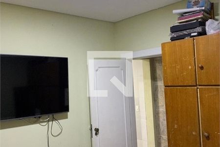 Casa à venda com 5 quartos, 180m² em Vila Carmosina, São Paulo