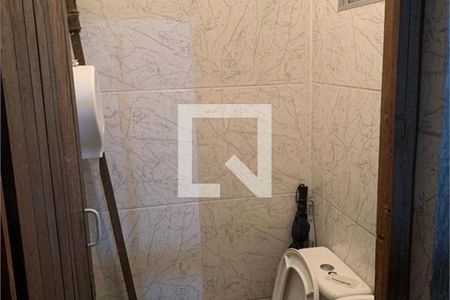 Casa à venda com 5 quartos, 180m² em Vila Carmosina, São Paulo