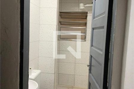 Casa à venda com 5 quartos, 180m² em Vila Carmosina, São Paulo