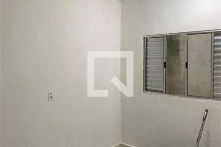 Casa à venda com 5 quartos, 180m² em Vila Carmosina, São Paulo