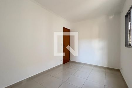 Quarto 2 de apartamento à venda com 2 quartos, 60m² em Jardim Cocaia, Guarulhos
