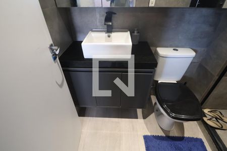 Banheiro de apartamento à venda com 1 quarto, 60m² em Centro, Canoas