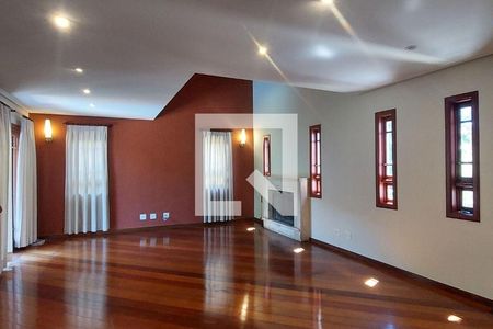 Casa para alugar com 4 quartos, 436m² em São Paulo II, Cotia