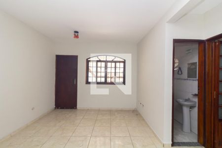 Sala de casa à venda com 2 quartos, 136m² em Vila Carmosina, São Paulo