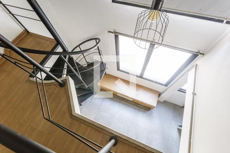 Escada de apartamento para alugar com 1 quarto, 44m² em Vila Olímpia, São Paulo