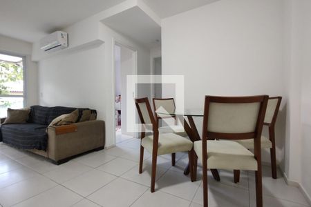 Sala de apartamento para alugar com 2 quartos, 68m² em Jacarepaguá, Rio de Janeiro