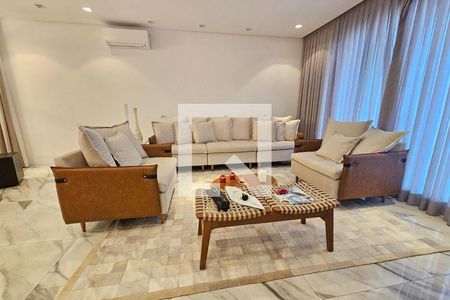Casa à venda com 4 quartos, 440m² em Residencial Tres (Alphaville), Santana de Parnaíba