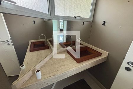 banheiro 1 de casa para alugar com 6 quartos, 900m² em Jardim Sao Paulo Ii, Cotia